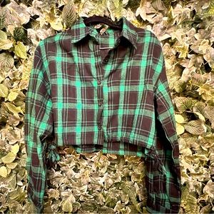 Shein Long Sleeve Green/Black Buttoned Crop Top Size M/L